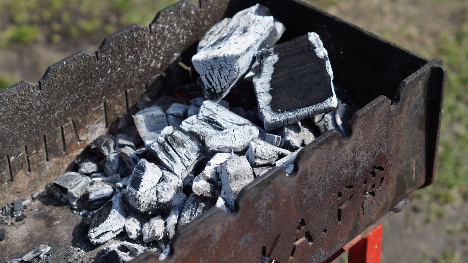 Mastering Charcoal Vents: How to Control Temperature on Any Kettle or Kamado
