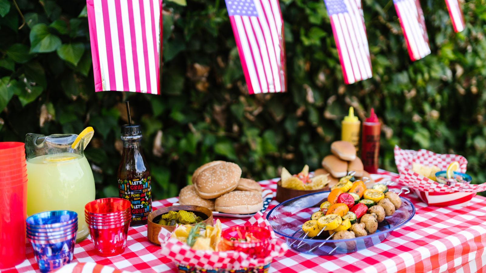 The Ultimate July 4th BBQ Cookout Guide: Menu, Timeline & How Much to Buy