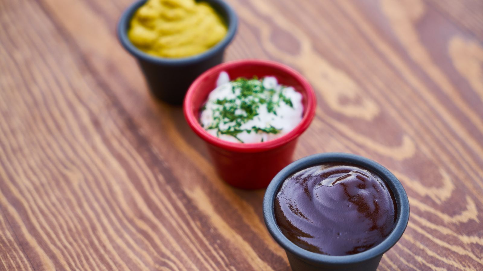 Regional BBQ Sauce Guide: Kansas City, Carolina, Texas, Alabama & Memphis (with Recipes)
